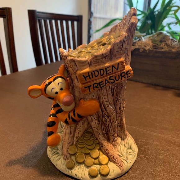 TIGGER Ceramic Tree Trunk "Hidden Treasure" Bank, Disney's WINNIE-THE-POOH.